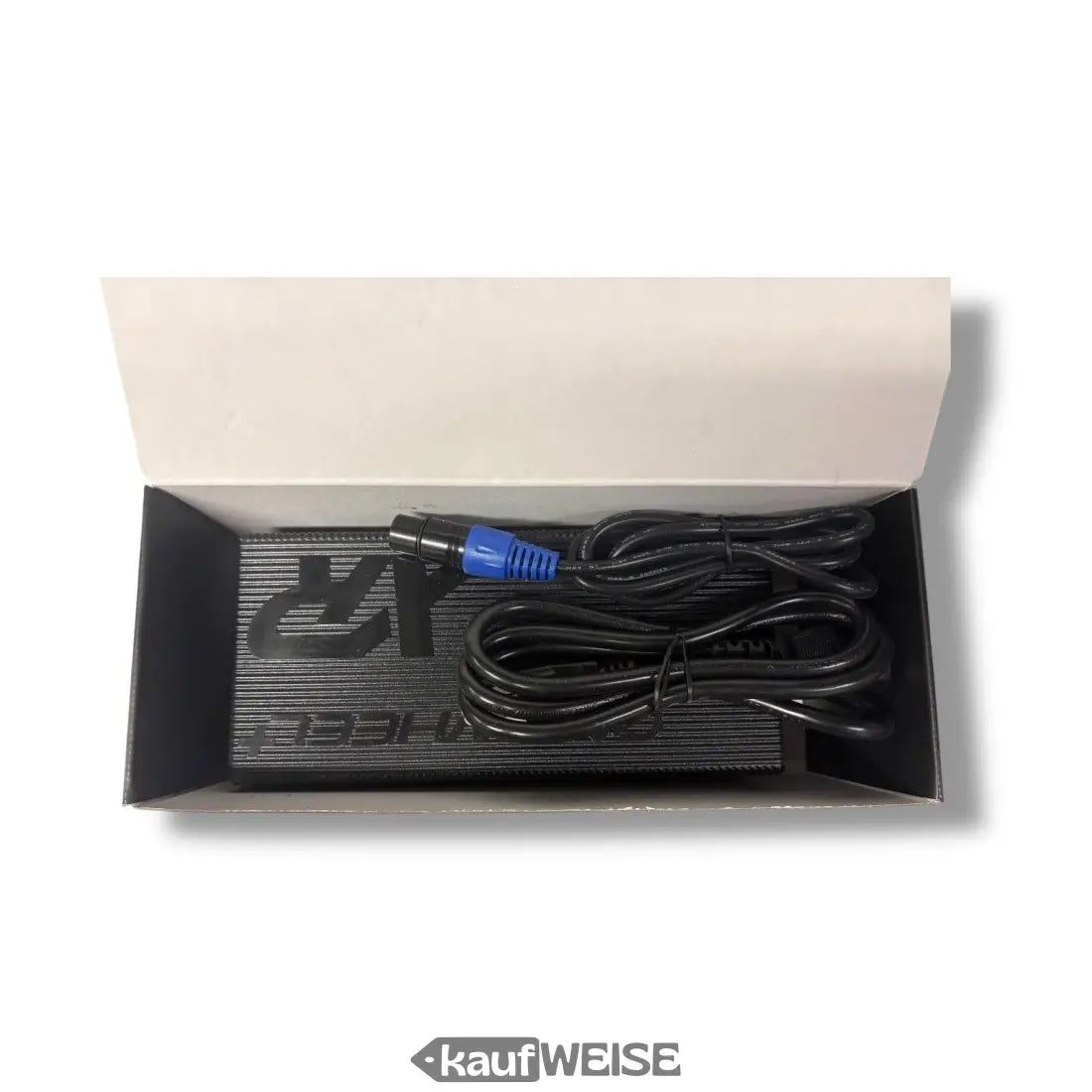 Original Onewheel XR Hypercharger mit XLR-Kabel in Box